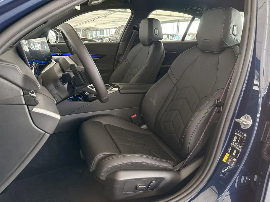BMW i5 Sedan M60 xDrive 84 kWh