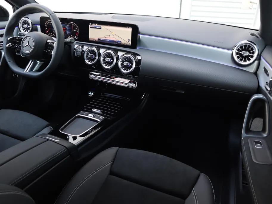 Mercedes-Benz A-Klasse 250 e 140 Year Edition l Keyless l Panoramadak l Memory