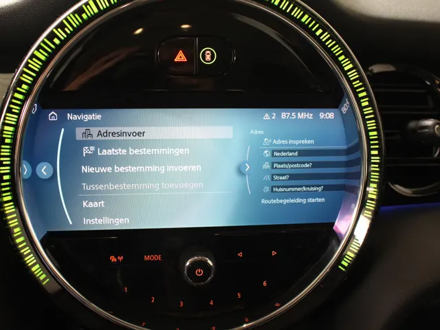 MINI 5-Deurs 1.5 Cooper Camden Edition Automaat | Navigatie | PDC | Cruise Control