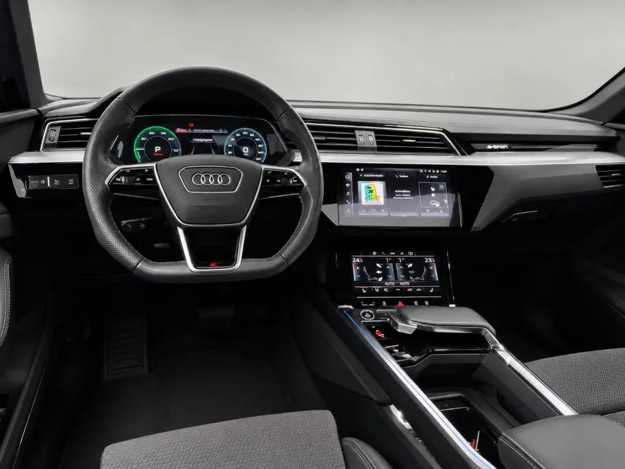 Audi e-tron 55 408pk Quattro S edition 95 kWh · SOH 97,1% · Panoramadak · Camera · Luchtvering · Zwart Optiek Plus · 21'' Inch ·