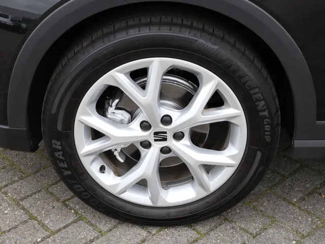 SEAT Arona 1.0 TSI FR 110 PK 110 PK | 6 Versnellingen | CRUISE | NAVI | PDC
