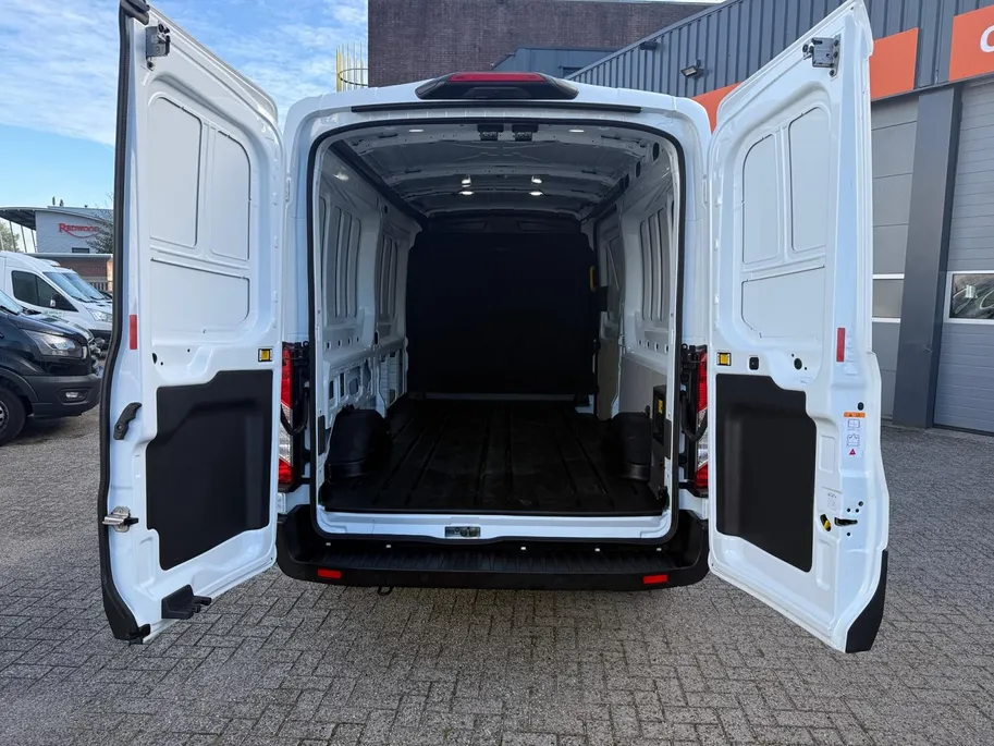 Ford E-Transit 350 L3H2 Trend 68 kWh | Volledig elektrisch | Driver assistance pack Ultimate | Navigatie | Parkeersensoren V+A | 16' Lichtmetalen velgen |