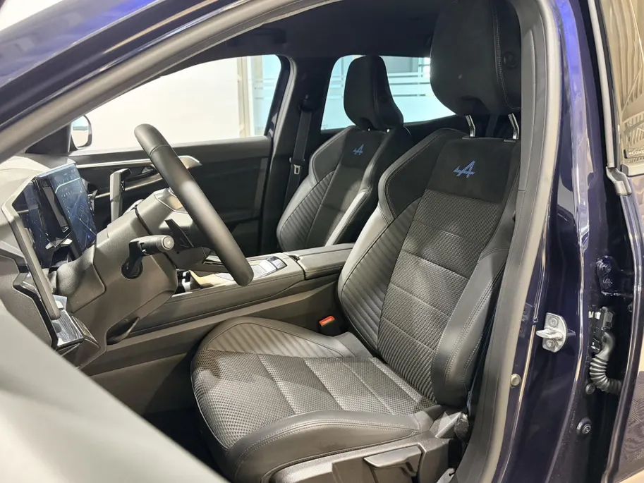 Renault Espace 200PK E-Tech Full Hybrid Esprit Alpine 7p. AT | Navi | Camera | Climate Control | Adaptive Cruise Control | Apple CarPlay/Android Auto | Digital Cockpit | Lichtmetalen Velgen | Licht & Regen Sensor |