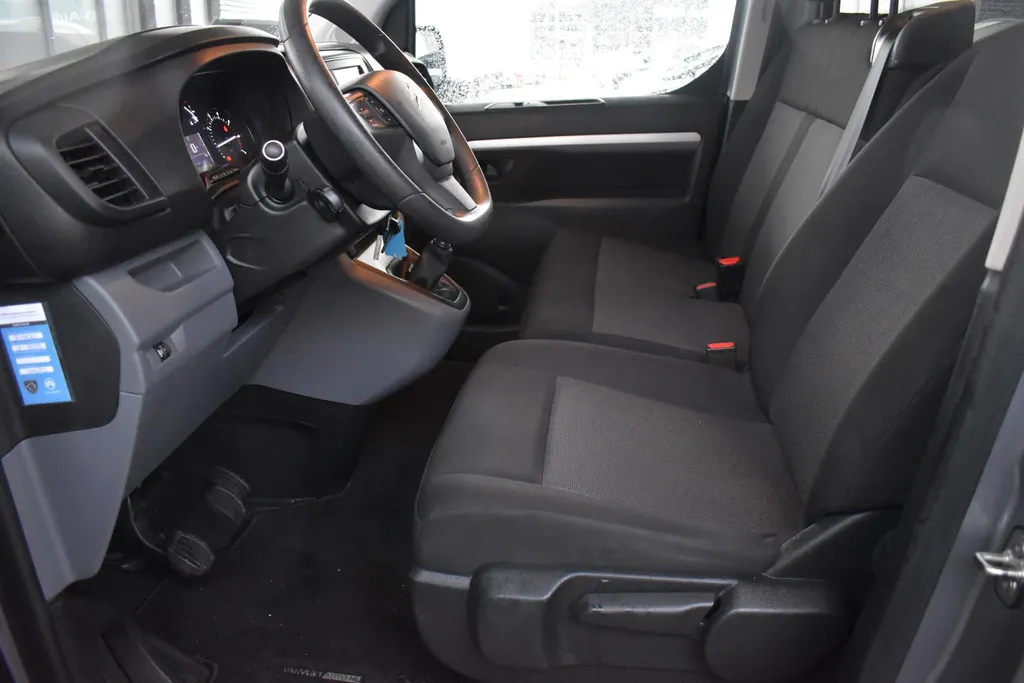Citroën Jumpy 2.0 BlueHDI 120 XL Driver Dubbele Cabine |Zeer nette auto| Lichtmetalen velgen| Achteruitrijcamera| Lock systeem|