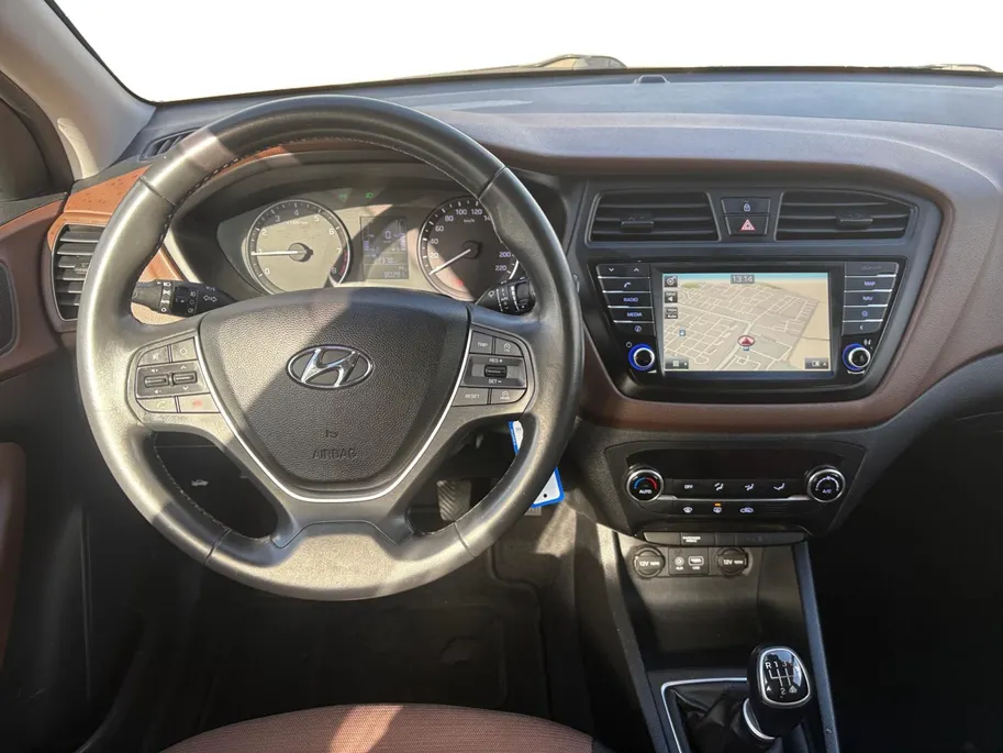 Hyundai i20 1.0 T-GDI Comfort | Trekhaak | Navi | Camera | Climate control