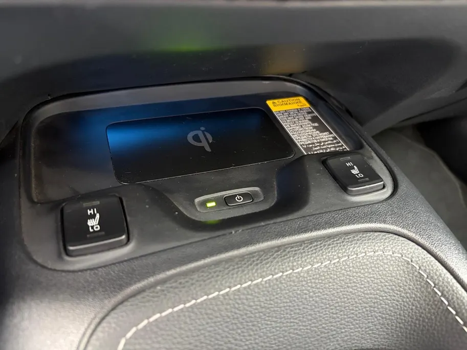 Toyota Corolla Touring Sports 2.0 Hybrid Executive | *1E EIGENAAR | FABRIEKSGARANTIE/ DEALER ONDERH. | PANO/ SCHUIFDAK | APPLE CARPLAY/ ANDROID AUTO | NAVI | CAMERA | VOL. LEDER | JBL SOUND | STOELVERWARMING |