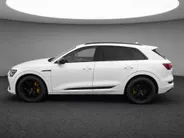 Audi e-tron 55 408pk Quattro S edition 95 kWh · SOH 97,1% · Panoramadak · Camera · Luchtvering · Zwart Optiek Plus · 21'' Inch ·