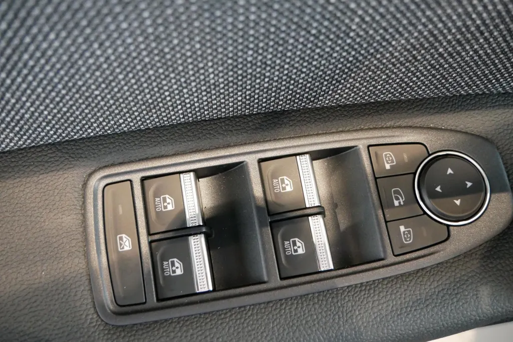 Renault Symbioz techno full hybrid | Profiteer nu van €3.000,- Zeeuw & Zeeuw voorraadkorting | Op voorraad