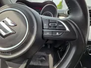 Suzuki Swift 1.0 Stijl Automaat | Navi | Camera | Cruise & climate control | Stoelverwarming | Two-tone Metallic lak | Apple Carplay/Android Auto | Bovag garantie | NAP