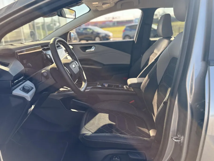 Ford Puma Gen-E Premium 44 kWh DEMO I DRIVER ASSISTANCE PACK I WINTER PACK I MATRIX LED-KOPLAMPEN I APPLE CARPLAY / ANDROID AUTO I