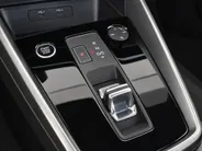 Audi A3 Sportback 40 TFSIe 150kW/204PK S Line · Panoramadak · Apple/Android Car Play · Stoelverwarming