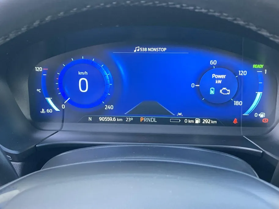 Ford Kuga 2.5 PHEV 225 pk Titanium Navigatie-Draadloos opladen-achteruitrijcamera-parkeersensoren