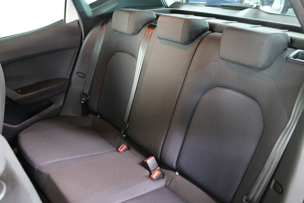 SEAT Arona 1.0 TSI FR / Full LED Verlichting / 17'' LMV /