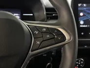 Renault Clio 90PK TCe GPF Evolution | 1e eigenaar | Navi | Parkeersensoren | Apple CarPlay/Android Auto | Licht & Regen Sensor | Digital Cockpit | Airco | Full LED |