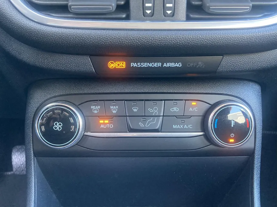 Ford Fiesta 1.0 EcoBoost 95 pk Titanium Apple Carplay/ Android Auto - Climate Control - Parkeersensoren achter