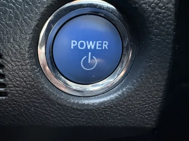 Toyota Auris Touring Sports 1.8 Hybrid Executive | Trekhaak | Panoramadak