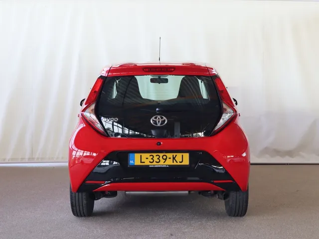 Toyota Aygo 1.0 VVT-i x-play Automaat | Camera | Apple Carplay & Android Aut