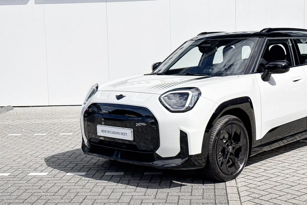 MINI Aceman E John Cooper Works S 42.5 kWh