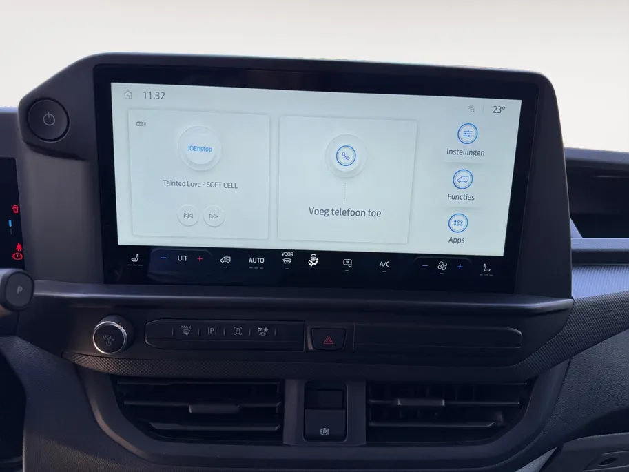 Ford E-Transit Custom 320 L1H1 Trend 71 kWh | Uit Voorraad Leverbaar | 344km WLTP Rijbereik | Achteruitrijcamera | Cruise Control | Parkeersensoren voor en achter | Verwarmbare Stoel en bijrijdersbank | Voorruitverwarming | Apple Carplay & Android Auto