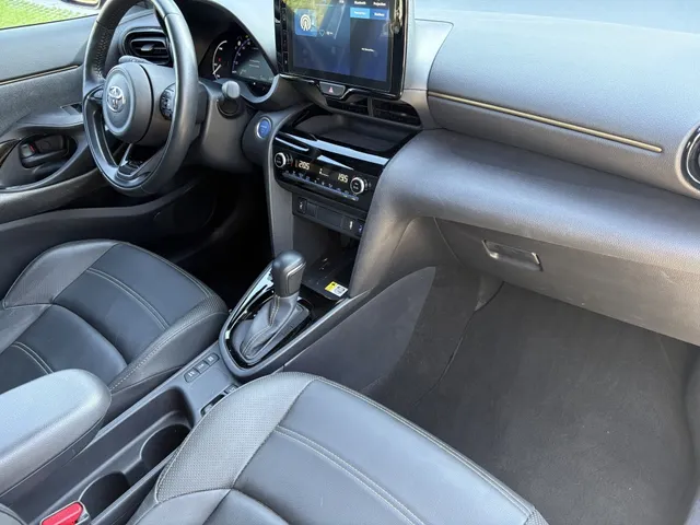 Toyota Yaris Cross 1.5 Hybrid Launch Edition | Bi-Tone | HUD | VERKOCHT