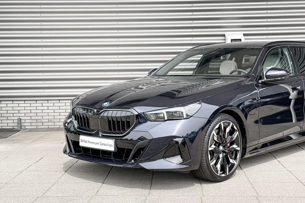BMW 5 Serie Touring 550e xDrive