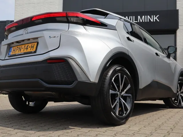 Toyota C-HR 1.8 Hybrid 140 Dynamic | Blindspot | Parkeersensoren V+A