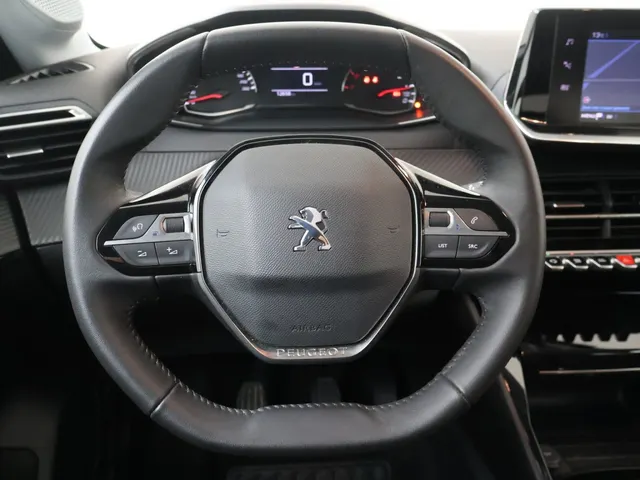Peugeot 208 1.2 PureTech Allure Navi via Carplay | Cruise Control