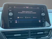 Volkswagen T-Roc 1.0TSI/110PK Life Business · Navigatie · Apple/Android Car Play · Stoelverwarming · Garantie t/m 06-06-2027 of 100000km.