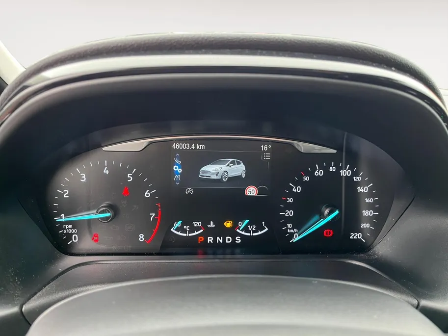 Ford Fiesta 1.0 EcoBoost Titanium Automaat | NL auto | Dealer onderhouden | Trekhaak | Winter Pack | Parkeersensoren voor en achter | Achteruitrijcamera | Cruise control | Apple carplay & Android auto | 16' lichtmetalen velgen | Bovag garantie |