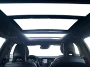 Volvo XC60 2.0 T5 R-Design | TREKHAAK | PANO | EERSTE EIGENAAR | NL-AUTO | DEALER ONDERHOUDEN |