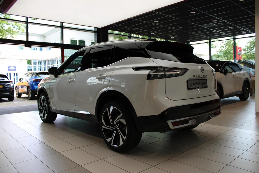 Nissan QASHQAI 1.3 MHEV Xtronic Tekna Plus | 1800KG TREKGEWICHT | €5.000,- VOORRAAD KORTING! | FULL OPTION |