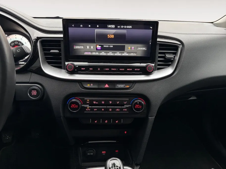 Kia Ceed Sportswagon 1.0 T-GDi DynamicPlusLine | Stoel- en stuurverwarming | Elektrisch bedienbare achterklep | Parkeersensoren voor- en achter | Achteruitrijcamera | Apple/Android Carplay | Navi | Cruise Control