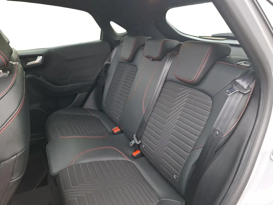 Ford Puma 1.0 EcoBoost Hybrid ST-Line X automaat | Dealeronderhouden | Stoel- stuur en voorruitverwarming | Afneembare trekhaak | 18inch zwarte velgen | Maxton