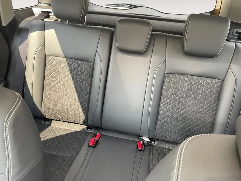 Suzuki Vitara 1.4 Boosterjet Smart Hybrid Style | €2000.- korting | Navigatie | Achteruit rij camera | Stoelverwarming | 10 Jaar Fabr. Garantie |