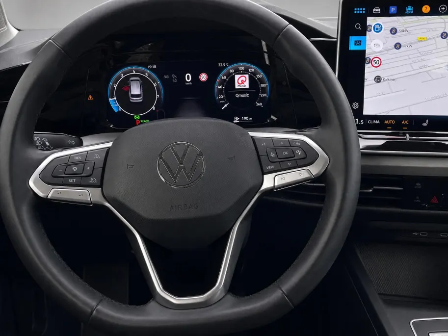Volkswagen Golf Variant 1.5eTSI/116PK Life Edition · Navigatie · Trekhaak · Apple/Android Car Play · Stoelverwarming · Garantie t/m 26-03-2027