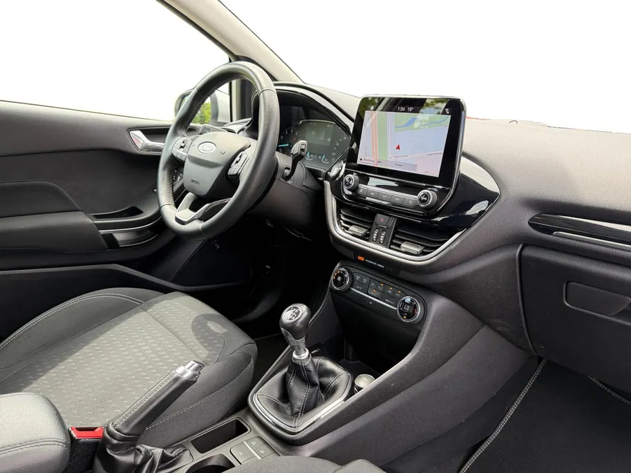 Ford Fiesta 1.0 EcoBoost Titanium |Apple Carplay/Android Auto| Trekhaak| Voorrutverwarming| 12 maanden Bovag garantie|