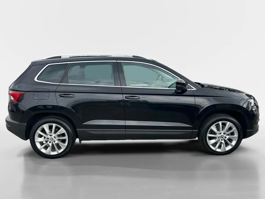 Škoda Karoq 1.5 TSI ACT Ambition Business |Cruise control adaptief| Elektrisch glazen panorama-dak| lichtmetalen velgen 18| Extra getint glas| 12 Maanden Bovag Garantie|