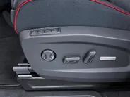 Volkswagen ID. Buzz Bedrijfswagens GTX Limited 86kWh 340pk 4Motion L2 · Panoramadak · 360 Camera · Wegklapbare Trekhaak · Harman Kardon · Elek. Voorstoel · Head-Up · 21'' Inch · Fabrieksgarantie t/m 08-06-2028