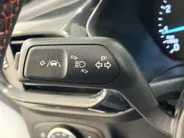 Ford Fiesta 95PK EcoBoost ST-Line | Keyless | Lichtmetalen Velgen | Climate Control | Apple CarPlay/Android Auto | LED Dagrijverlichting | Cruise Control | Armsteun | Elektrische Ramen & Spiegels |