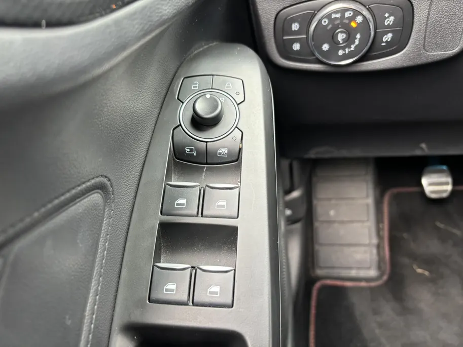 Ford Focus Wagon 1.0 EcoBoost Hybrid ST Line X