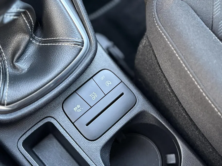 Ford Fiesta 1.0 EcoBoost Hybrid Titanium WINTER PACK | KEYLESS ENTRY | PARKEER SENSOREN ACHTER | APPLE CARPLAY / ANDROID AUTO