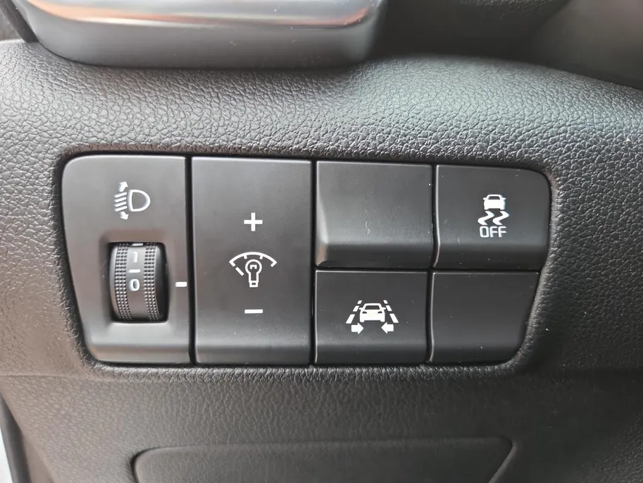 Kia Sportage 1.6 GDI DynamicLine | Dealer Onderhouden | Stoelverwarming voor en achter | camera | Navigatie | Cruise Control | LM Velgen 17' | Lader | 12 Maanden BOVAG Garantie |