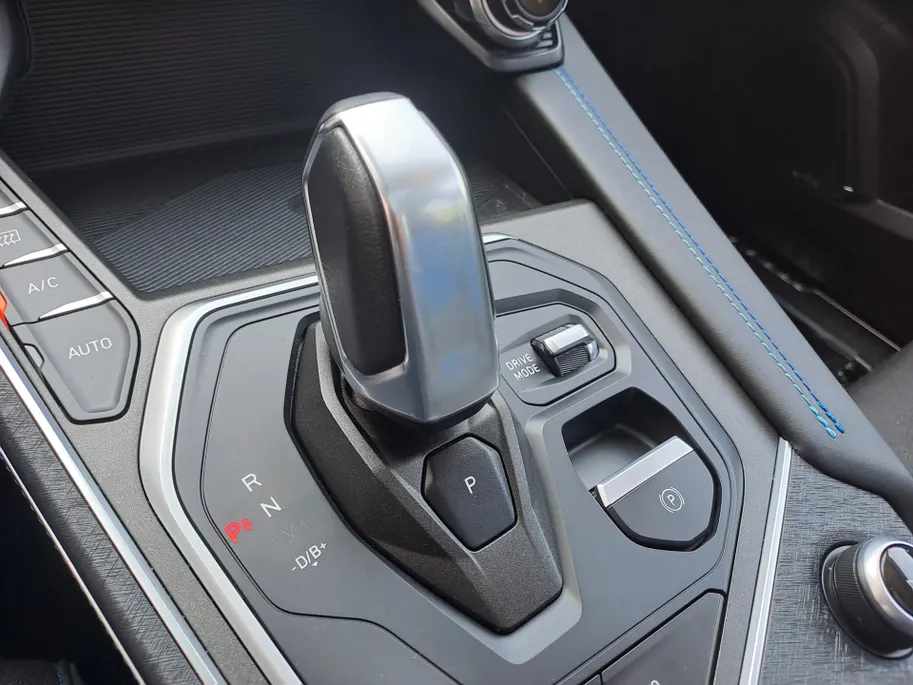 Lynk & Co 01 1.5 | Panoramadak | Navi | Trekhaak | Camera 360 | Climate Control | Automaat | SOH 92,4%
