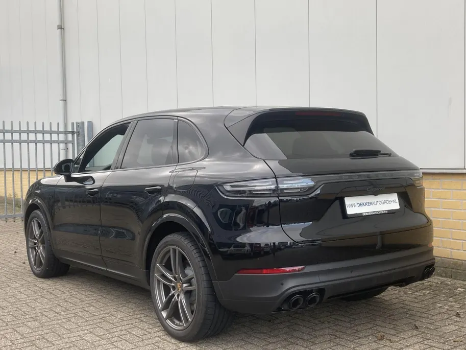 Porsche Cayenne 3.0 E-Hybrid 340KW met Panoramadak