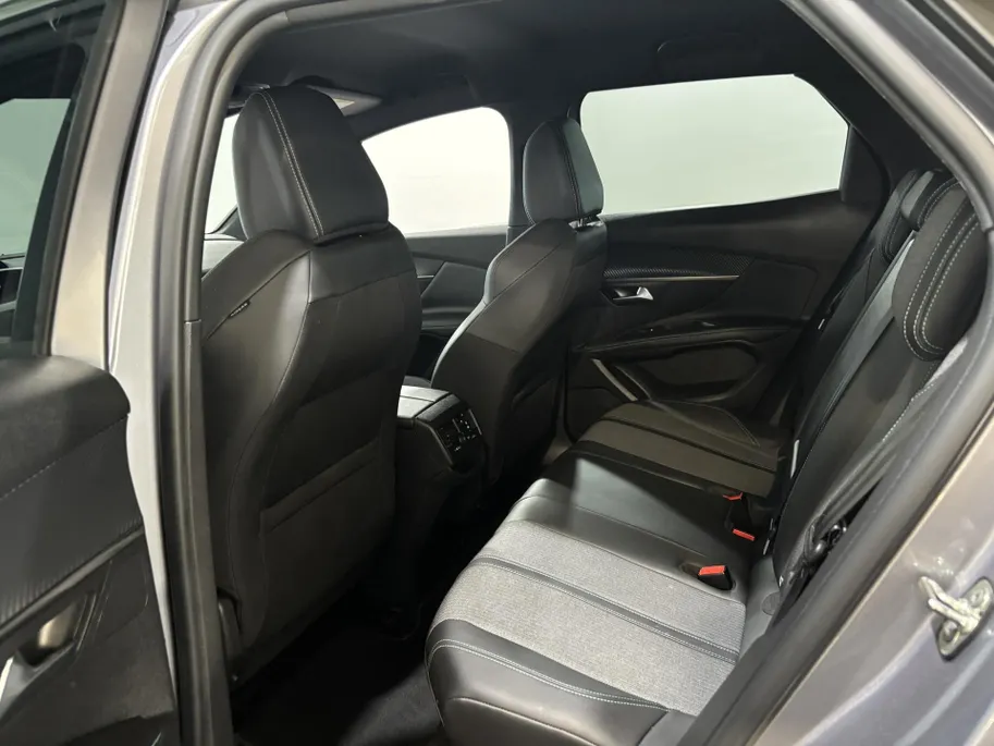 Peugeot 3008 1.2 - 130PK PureTech Allure | Elektrische Achterklep | Digital Cockpit | Navi | Camera | Parkeersensoren | Apple CarPlay/Android Auto | Lichtmetalen Velgen | Adaptive Cruise Control |