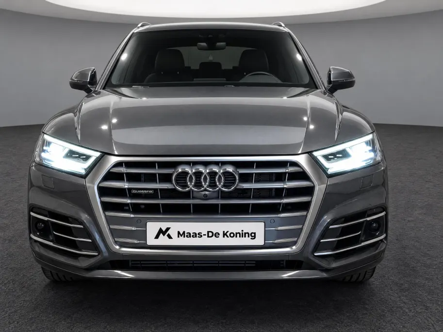 Audi Q5 50 TFSI e quattro S edition · Trekhaak · Adaptive Cruise Control · Apple/Android Car Play · Dodehoeksensoren · Stoelverwarming ·  Drive select · 360°Camera + Parkeersensoren ·