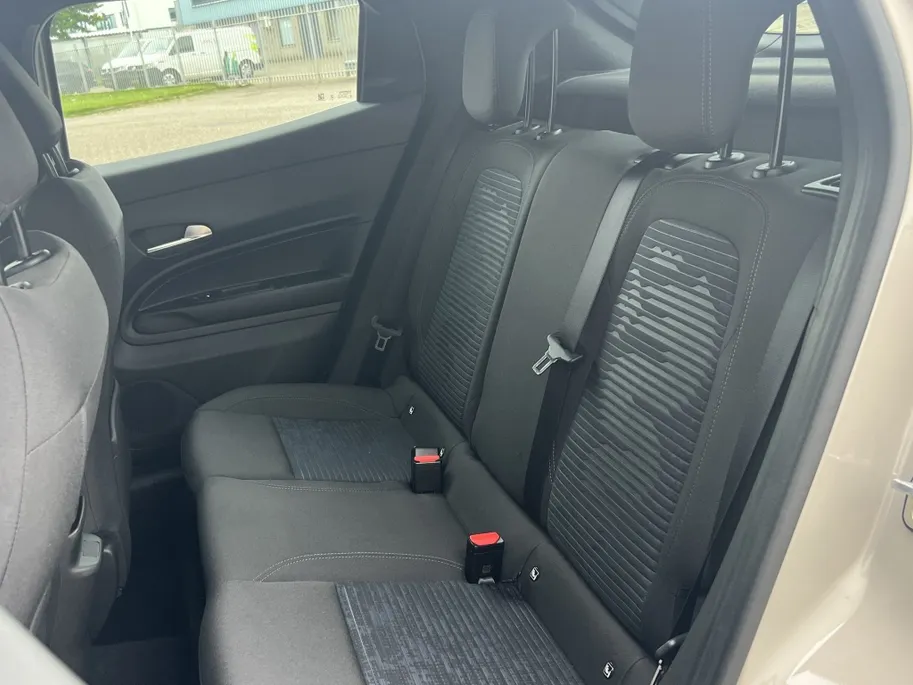 Alfa Romeo Junior 1.2 Turbo 136 PK Ibrida | Carplay | Cruise | LED | Clima | 17'