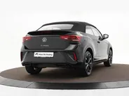 Volkswagen T-Roc Cabrio 1.5 TSI 150pk DSG R-Line · Camera · Apple/Android Car Play · Stoel-& Stuurverwarming · P-Sensoren · 18'' Inch ·