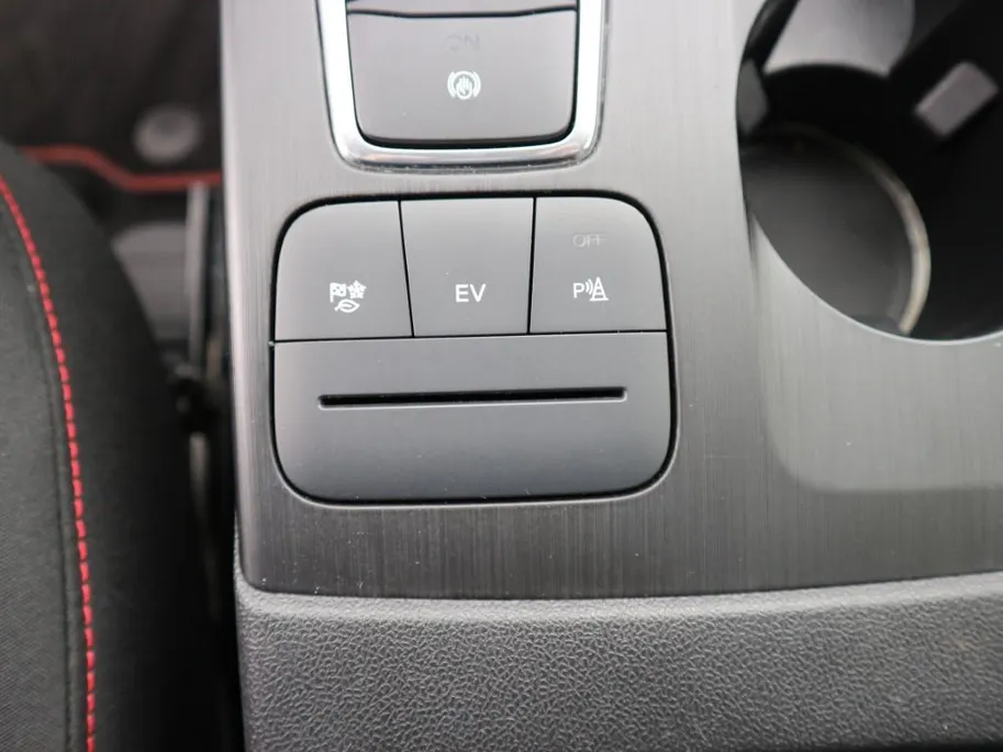 Ford Kuga 2.5 PHEV ST-Line | 225 pk | WINTERPAKKET | CAMERA | NAVI |