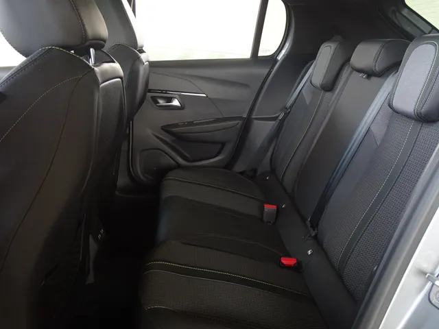 Peugeot e-208 EV GT 50 kWh